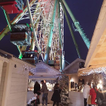 Chalets de noel et la roue aux Tuileries